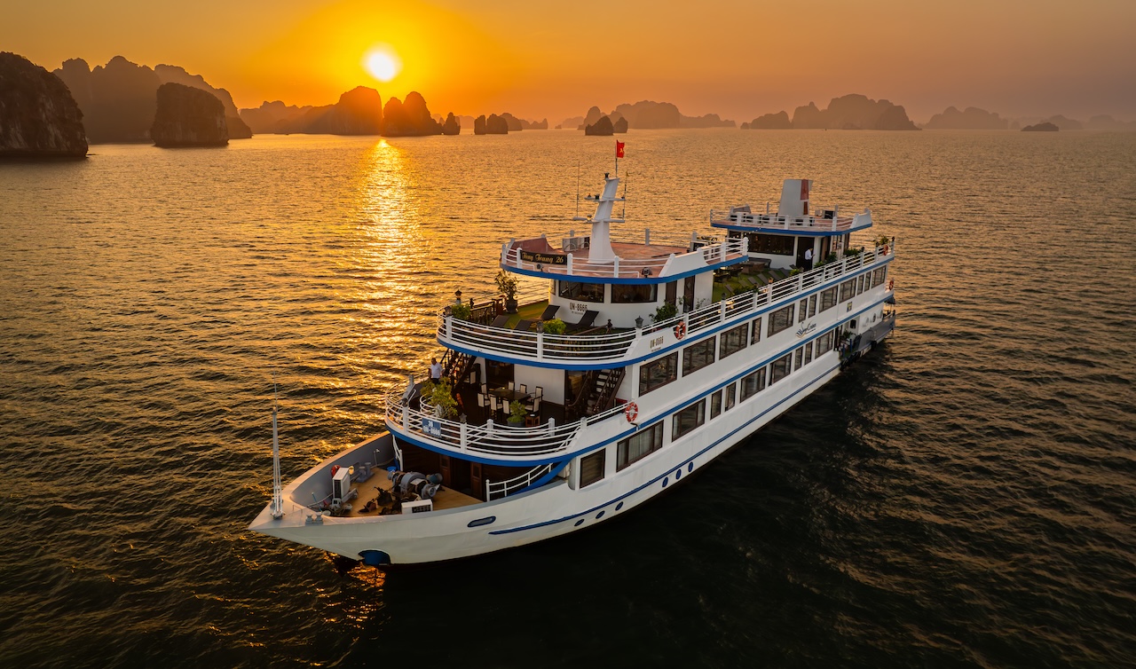 Swan Cruises Hạ Long (3N2Đ)