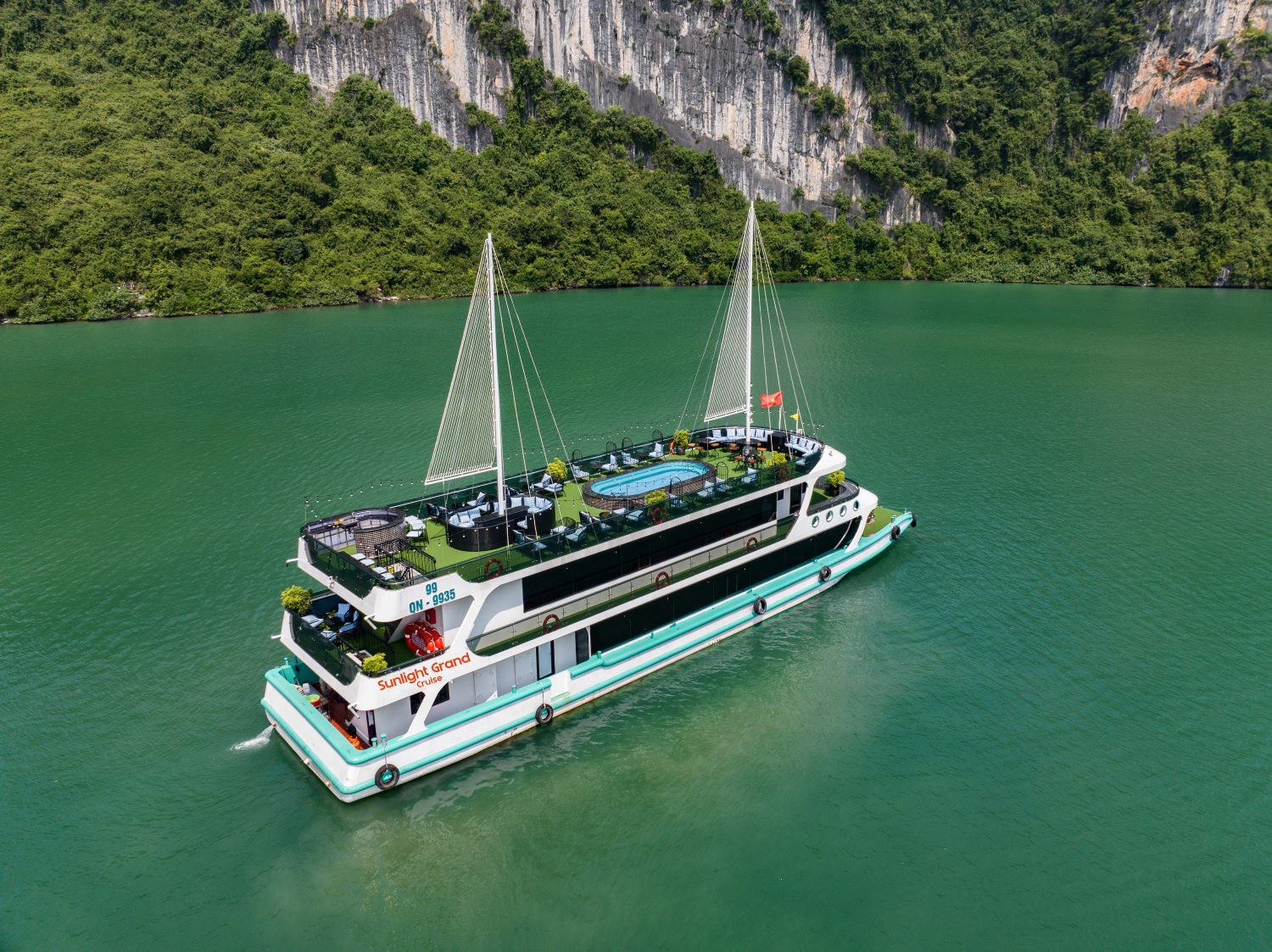 Sunlight Grand Crusie 5* Hạ Long (1Day)