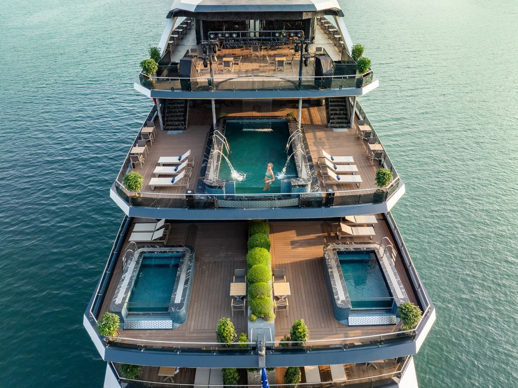 Tulip Cruise 43 cabin  5* Lan Hạ (3N2Đ)