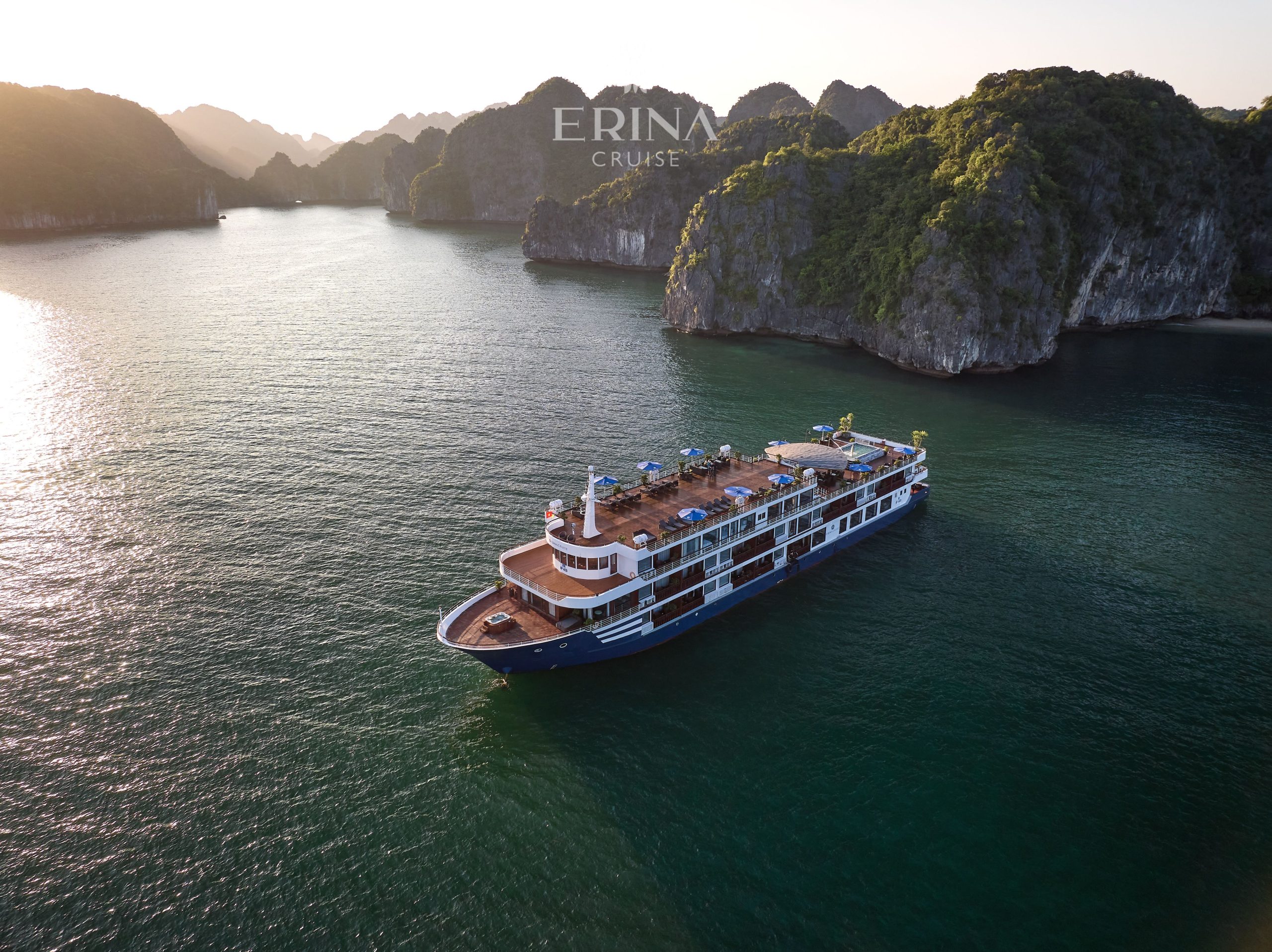 Erina Cruise 32 cabin 5* Lan Hạ (3N2Đ)