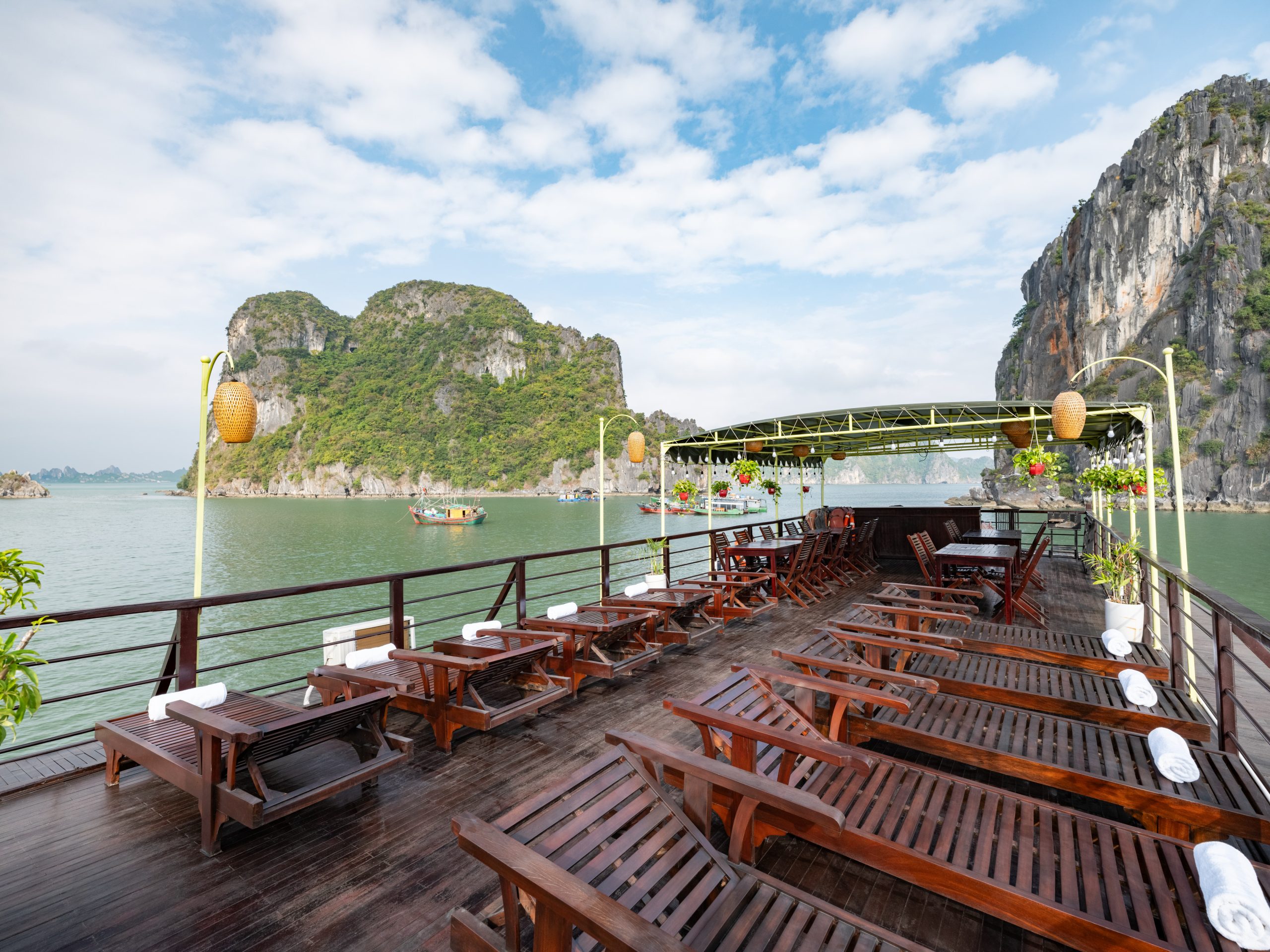 Garden Peak 8 Cabin 5* Hạ Long (2N1Đ) - Image 3