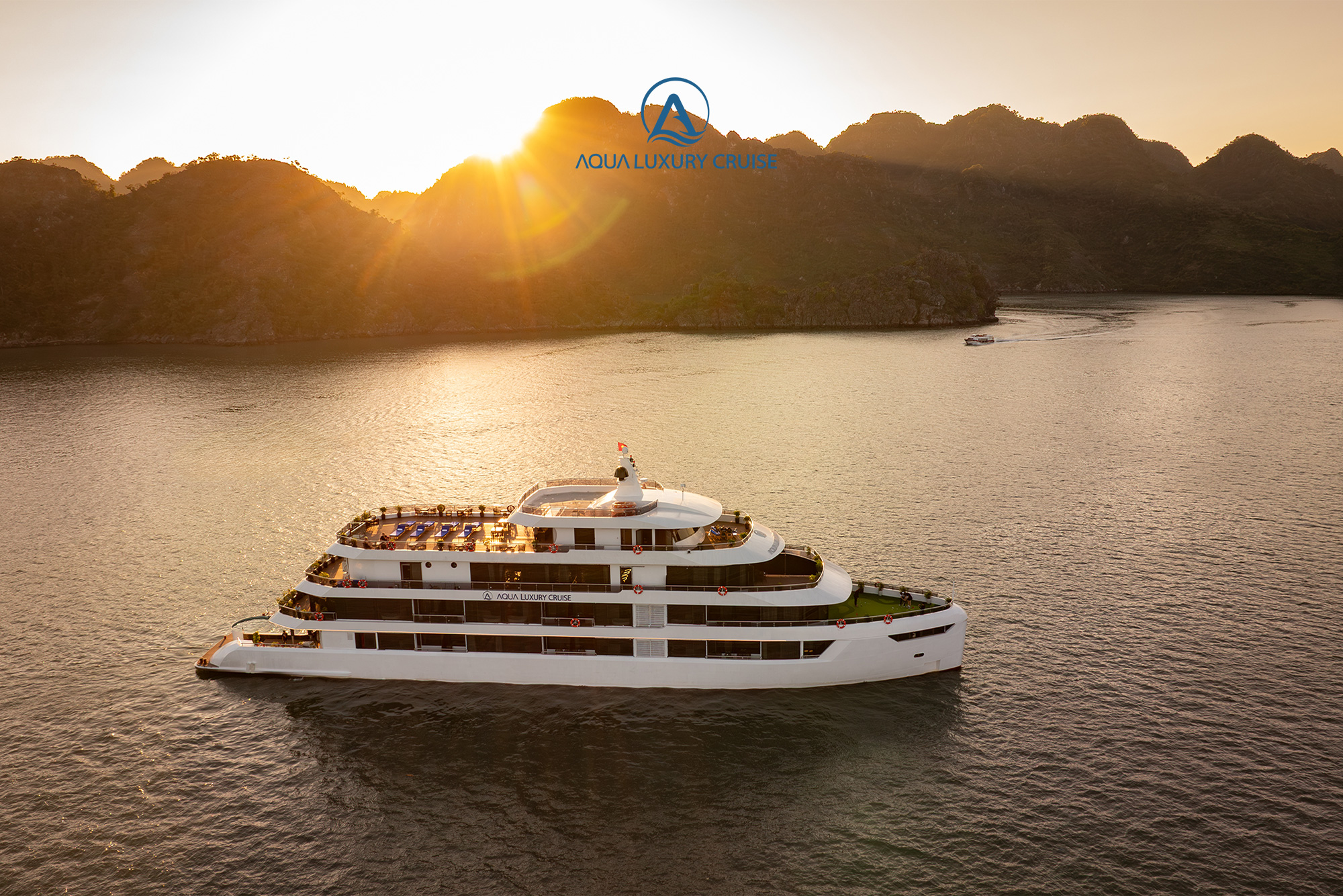 Aqua Luxury Cruise 32 Cabin 6* Lan Hạ (3N2Đ)