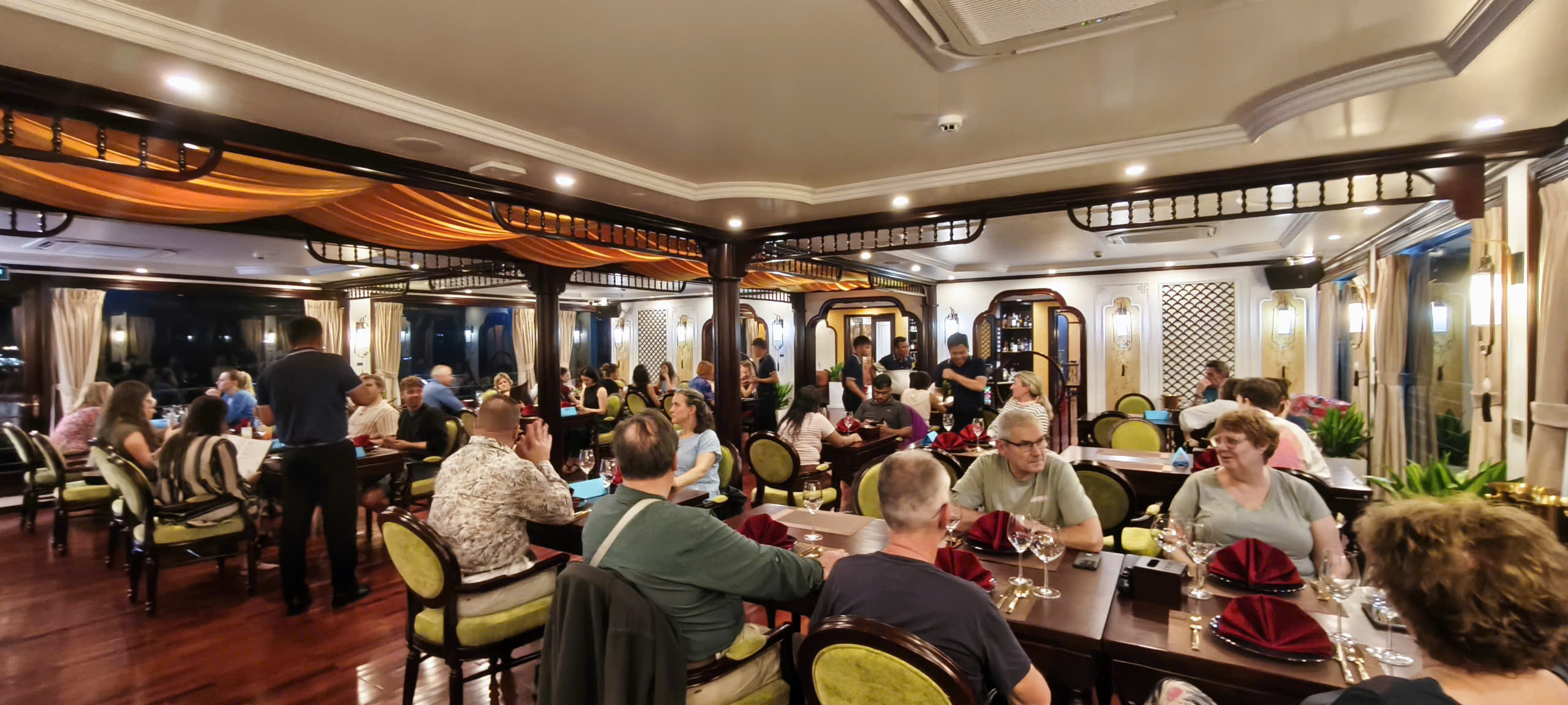 Cycad Cruise 6* Hạ Long (2N1Đ)