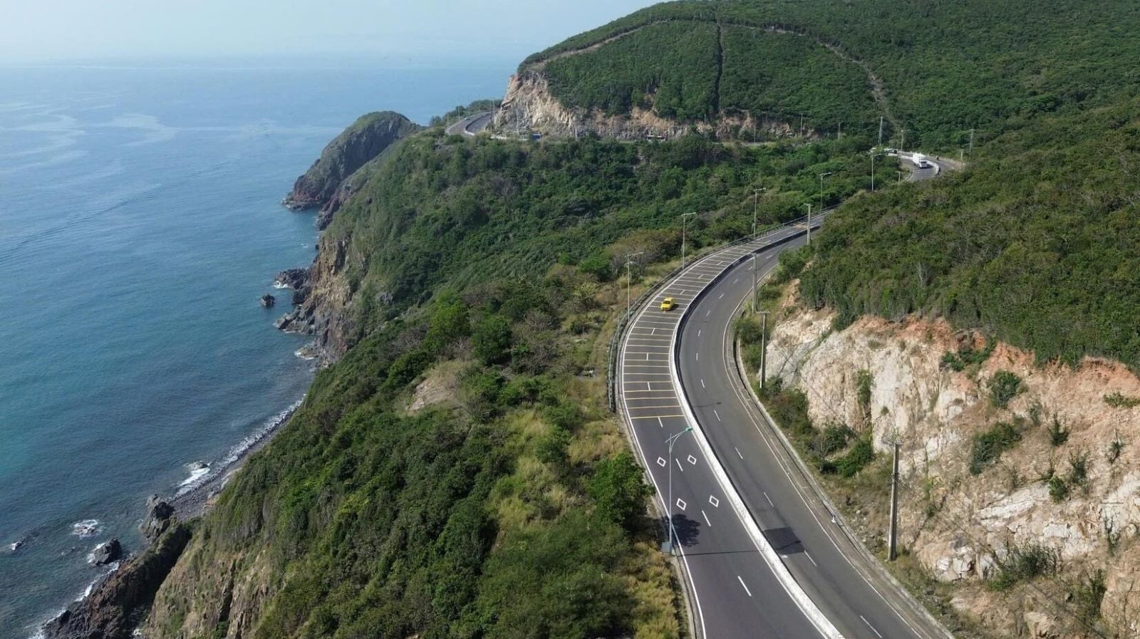 Tour Đồng Cừu – Hang Rái – Vườn Nho – Vĩnh Hy (1N)