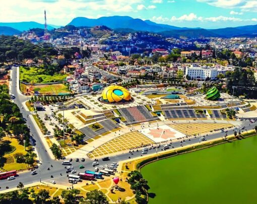 Tour Khám Phá Đà Lạt (Quảng Trường Lâm Viên – Puppy Farm – Dinh Bảo Đại – Green Hill)