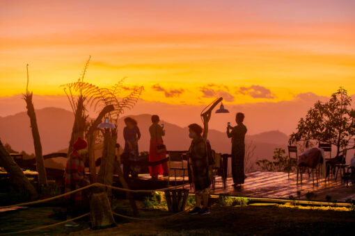 Tour Săn Mây Đà Lạt – Bình Minh Trên Cầu Đất