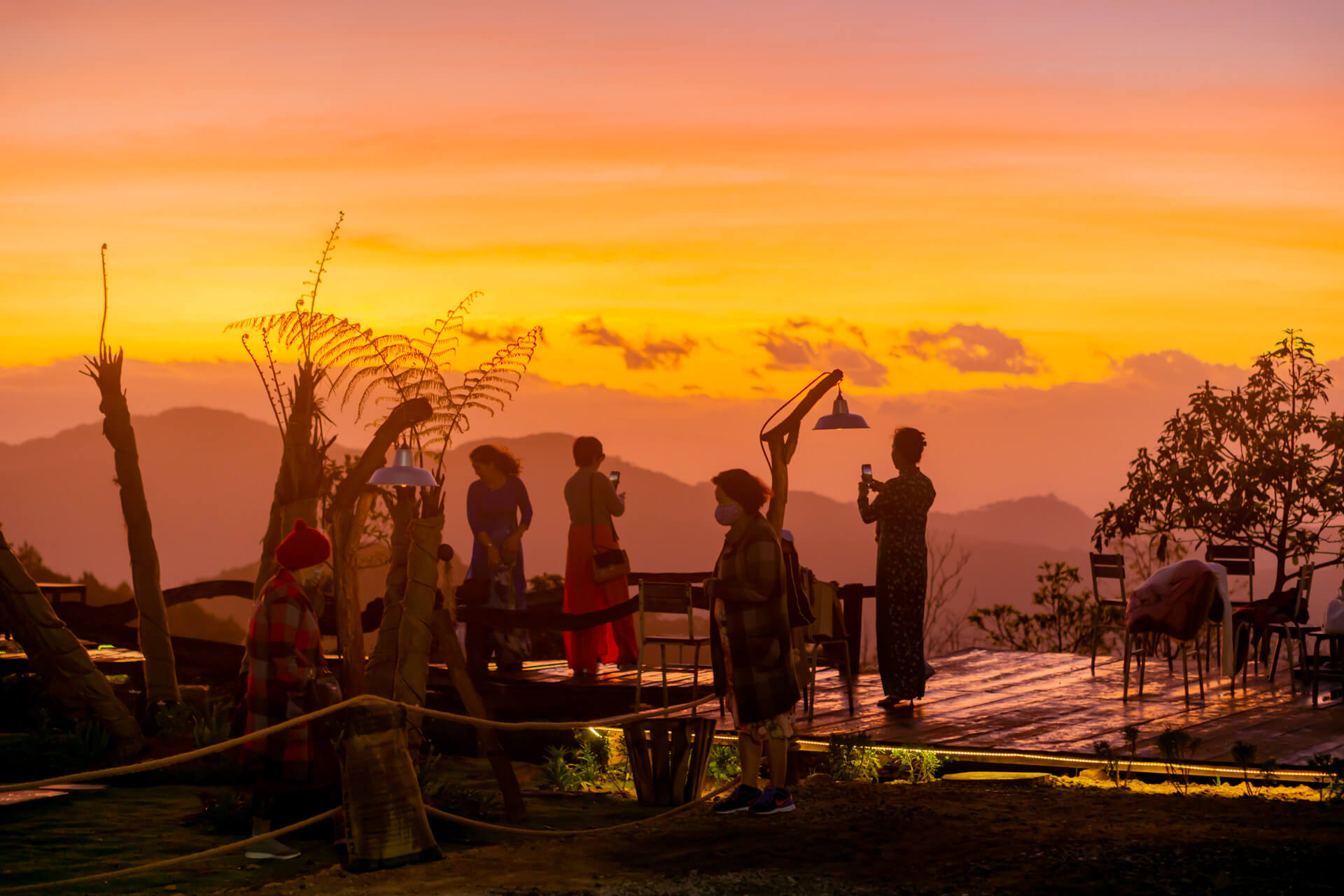 Tour Săn Mây Đà Lạt – Bình Minh Trên Cầu Đất