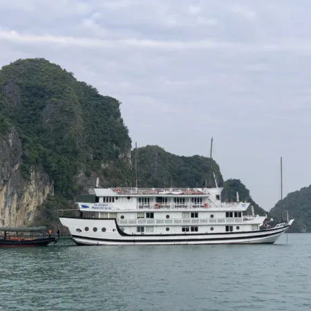 Le Journey Premium Cruise 4* Ha Long (2 Days 1 Night)