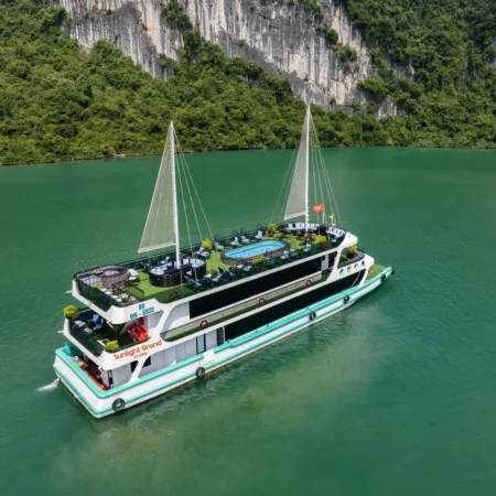 Sunlight Grand Cruise 5* Ha Long (1Day)