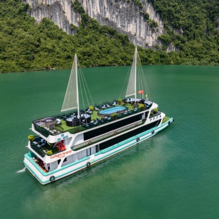 Sunlight Grand Cruise 5* Ha Long (1Day)