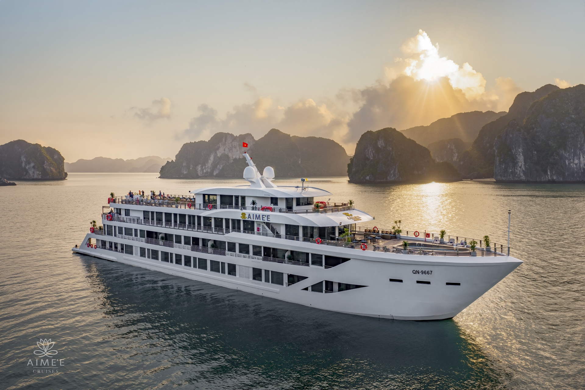 Aime’e Cruise 2D1N: Ha Long Bay, Sung Sot Cave & Ti Top Island – 5-Star