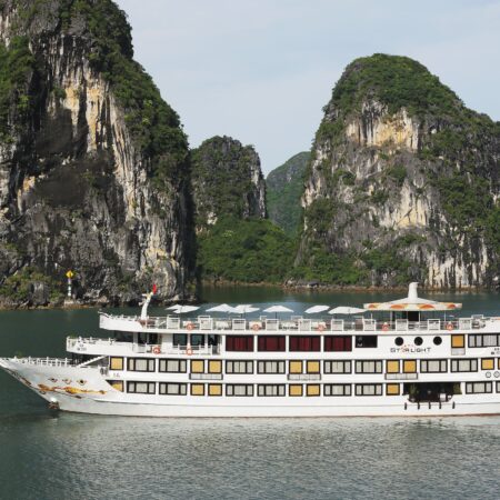 Starlight Cruise Ha Long (3 days 2 nights) - 5-Star