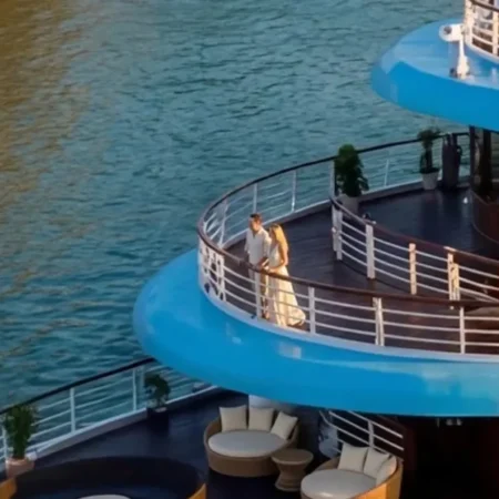 Du Yen 2D1N Luxury Cruise: Ha Long Bay with Sung Sot & Ti Top