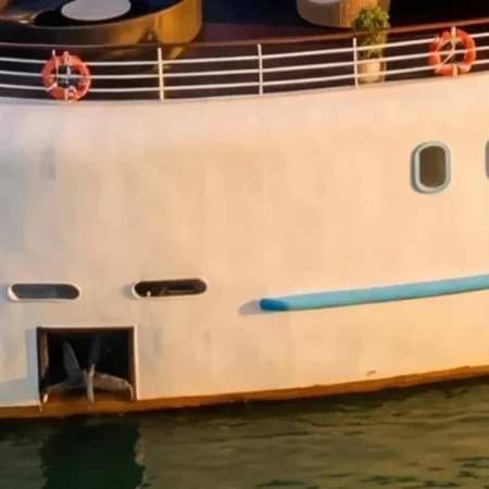 Du Yen 2D1N Luxury Cruise: Ha Long Bay with Sung Sot & Ti Top