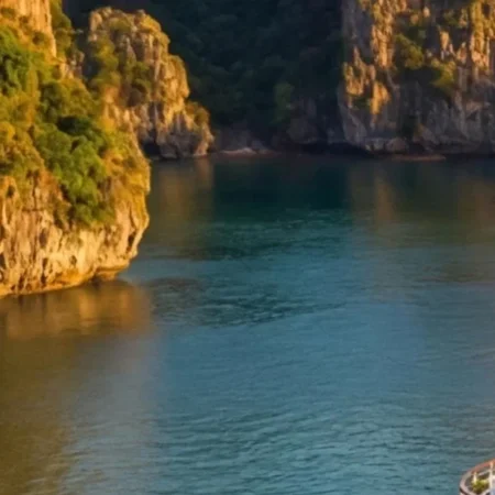 Du Yen 2D1N Luxury Cruise: Ha Long Bay with Sung Sot & Ti Top
