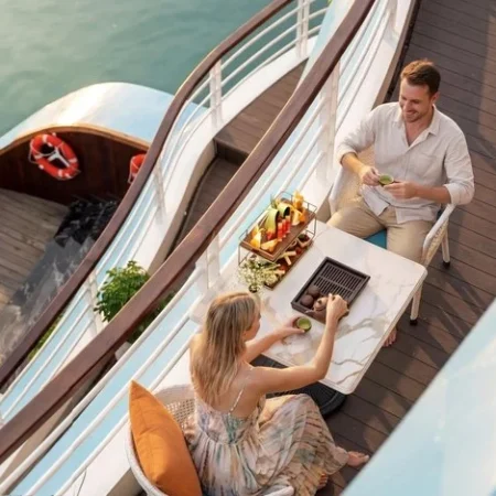 Du Yen 2D1N Luxury Cruise: Ha Long Bay with Sung Sot & Ti Top